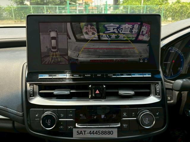 Toyota CROWN HYBRID 2021-11 7813895-2