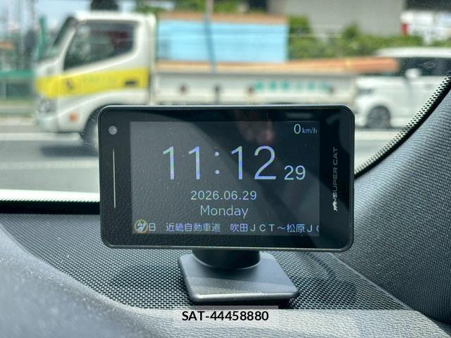 Toyota CROWN HYBRID 2021-11 7813895-5