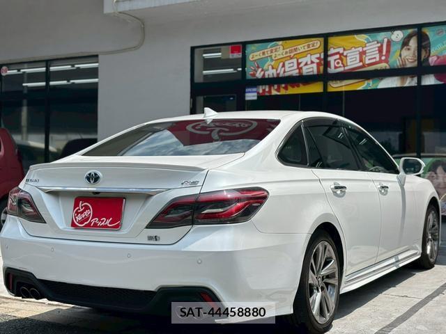 Toyota CROWN HYBRID 2021-11 7813895-9