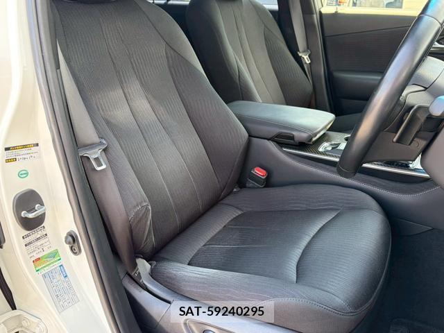 Toyota CROWN HYBRID 2019-01 7814841-5