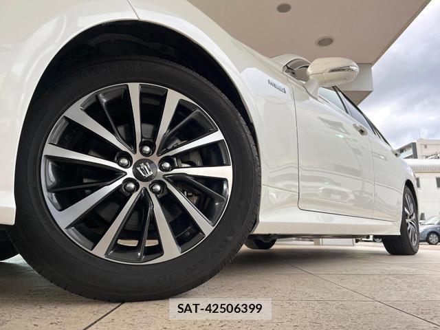 Toyota CROWN HYBRID 2019-09 7815141-12