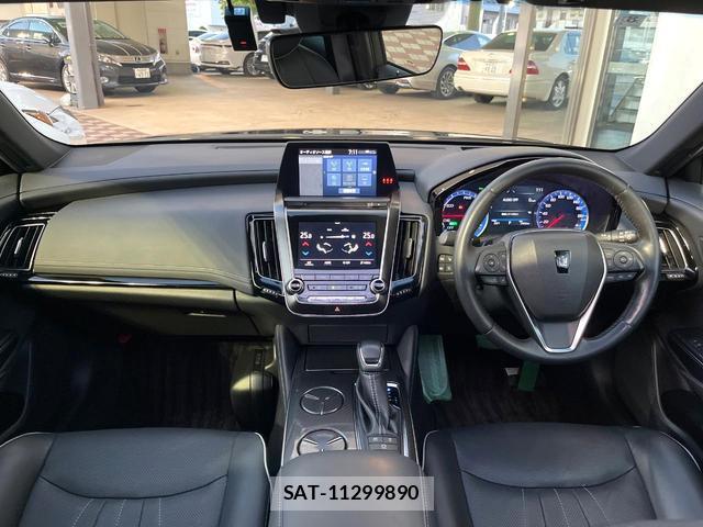 Toyota CROWN HYBRID 2018-08 7815205-1