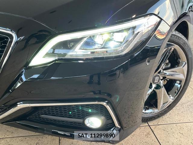 Toyota CROWN HYBRID 2018-08 7815205-11
