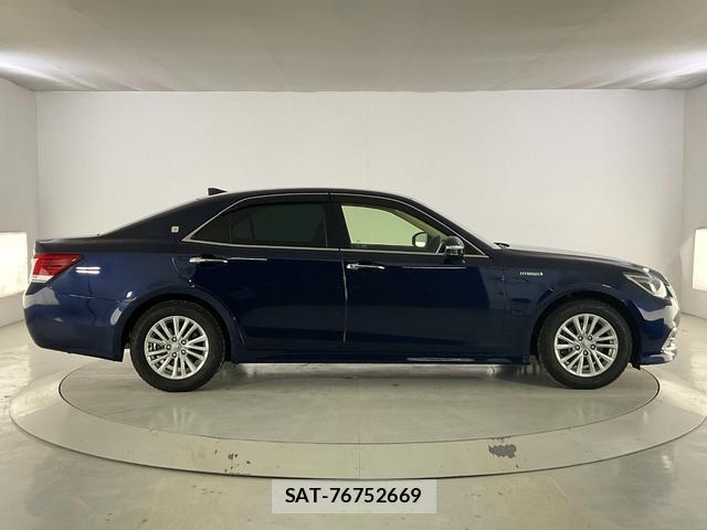 Toyota CROWN HYBRID 2018-03 7816536-6