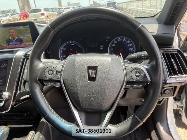 Toyota CROWN HYBRID 2019-04 7817267-10