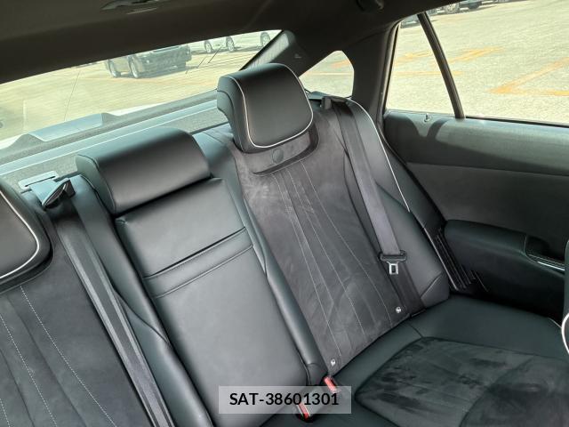 Toyota CROWN HYBRID 2019-04 7817267-11