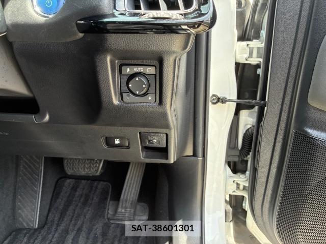 Toyota CROWN HYBRID 2019-04 7817267-17