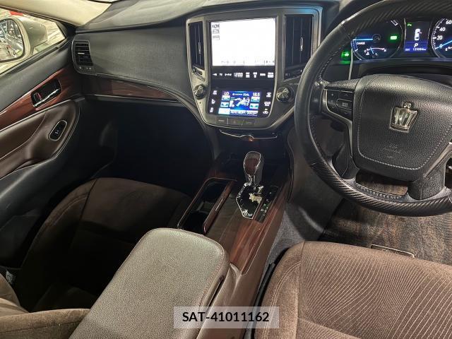 Toyota CROWN HYBRID 2015-06 7817326-10