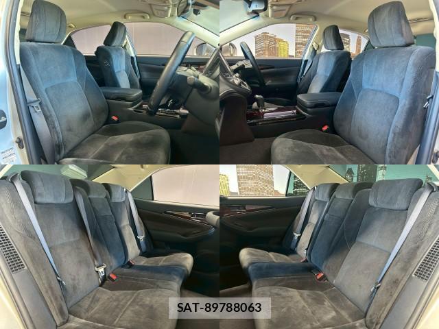 Toyota CROWN HYBRID 2017-05 7817671-3