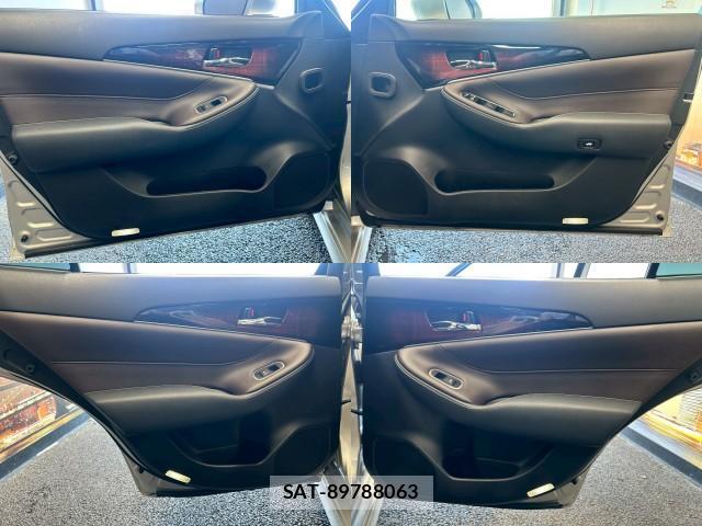 Toyota CROWN HYBRID 2017-05 7817671-6