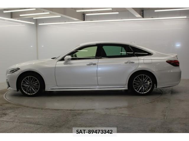Toyota CROWN HYBRID 2021-01 7818444-8