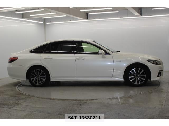 Toyota CROWN HYBRID 2018-11 7818446-4