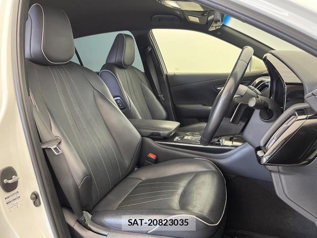 Toyota CROWN HYBRID 2019-04 7820054-2