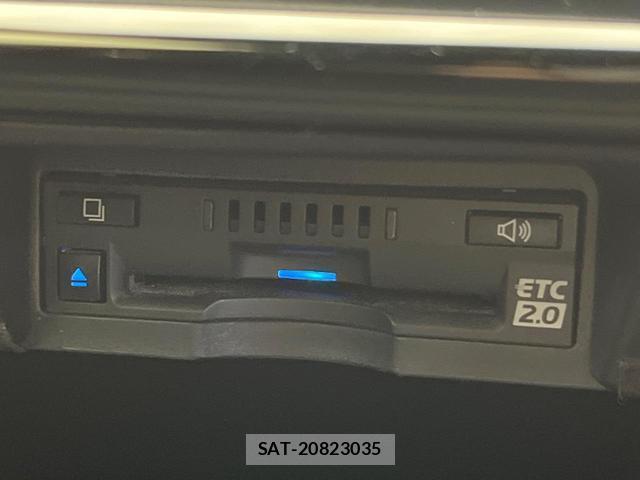 Toyota CROWN HYBRID 2019-04 7820054-6
