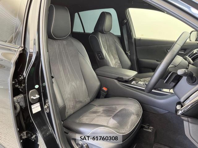 Toyota CROWN HYBRID 2018-12 7820058-12