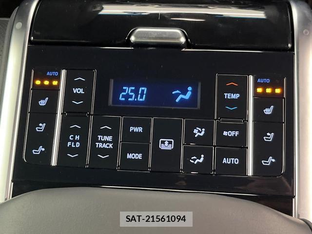 Toyota CROWN HYBRID 2019-06 7820069-7