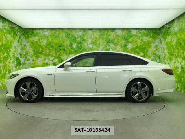Toyota CROWN HYBRID 2019-09 7821030-1