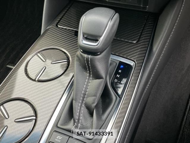 Toyota CROWN HYBRID 2019-03 7821323-17