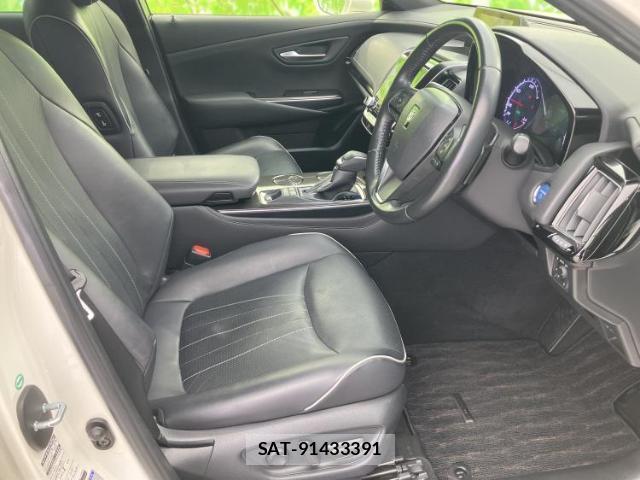 Toyota CROWN HYBRID 2019-03 7821323-3