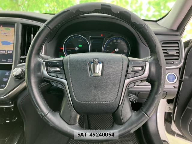 Toyota CROWN HYBRID 2017-05 7821329-14