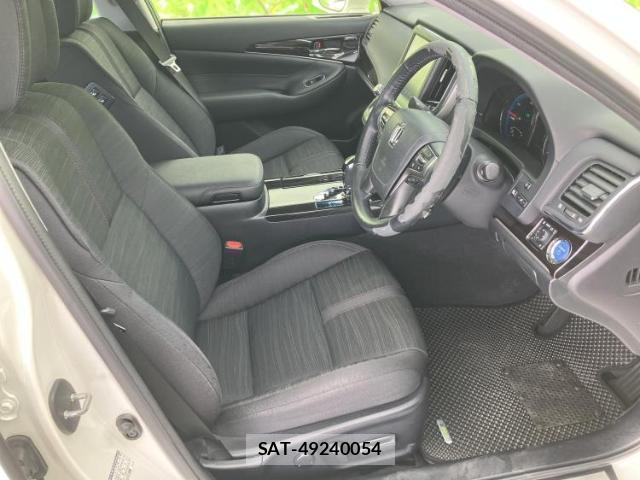 Toyota CROWN HYBRID 2017-05 7821329-3