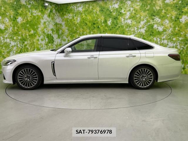 Toyota CROWN HYBRID 2021-06 7821904-1
