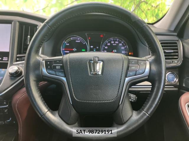 Toyota CROWN HYBRID 2015-02 7822021-13