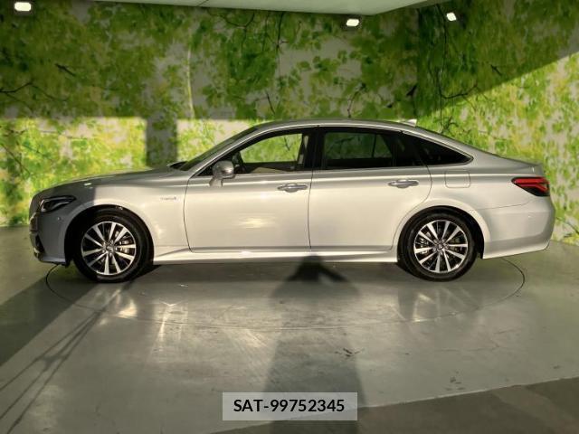 Toyota CROWN HYBRID 2019-03 7822378-1