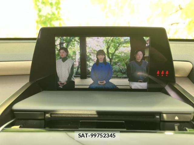 Toyota CROWN HYBRID 2019-03 7822378-12