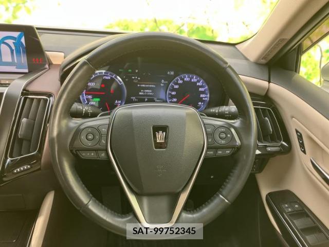 Toyota CROWN HYBRID 2019-03 7822378-14