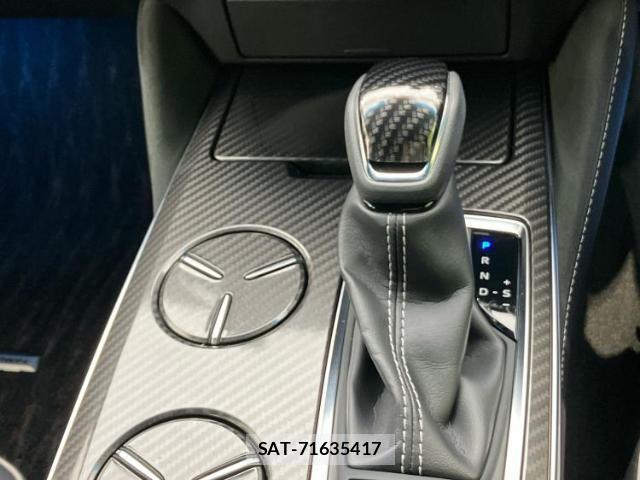 Toyota CROWN HYBRID 2019-11 7822598-17
