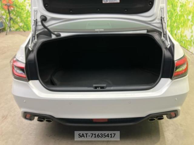 Toyota CROWN HYBRID 2019-11 7822598-7