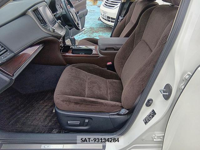 Toyota CROWN HYBRID 2015-01 7823345-10
