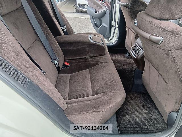 Toyota CROWN HYBRID 2015-01 7823345-11