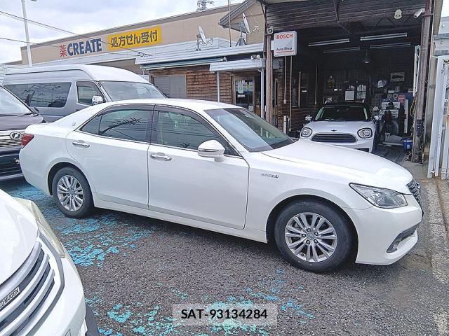 Toyota CROWN HYBRID 2015-01 7823345-3