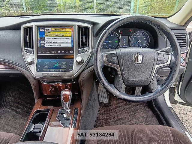 Toyota CROWN HYBRID 2015-01 7823345-8