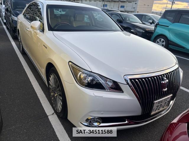 Toyota CROWN MAJESTA 2013-12 7813411-1