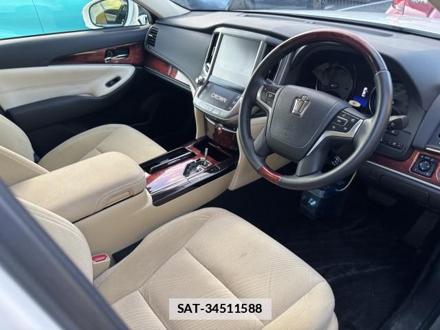 Toyota CROWN MAJESTA 2013-12 7813411-6