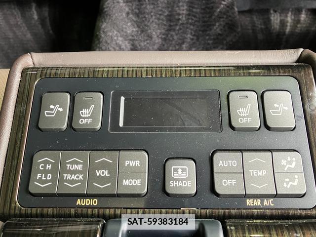 Toyota CROWN MAJESTA 2018-02 7816859-16