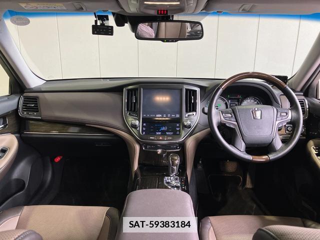 Toyota CROWN MAJESTA 2018-02 7816859-2