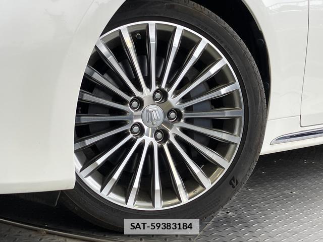 Toyota CROWN MAJESTA 2018-02 7816859-3
