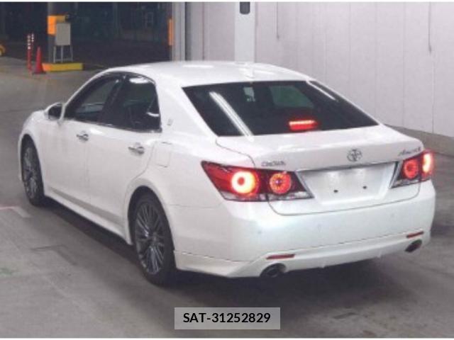 Toyota CROWN 2017-05 7811427-1
