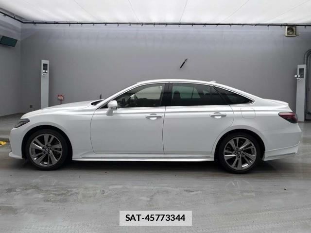 Toyota CROWN 2021-09 7811767-10