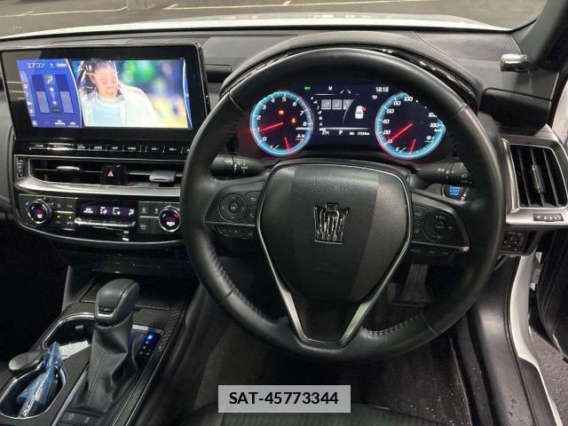 Toyota CROWN 2021-09 7811767-2