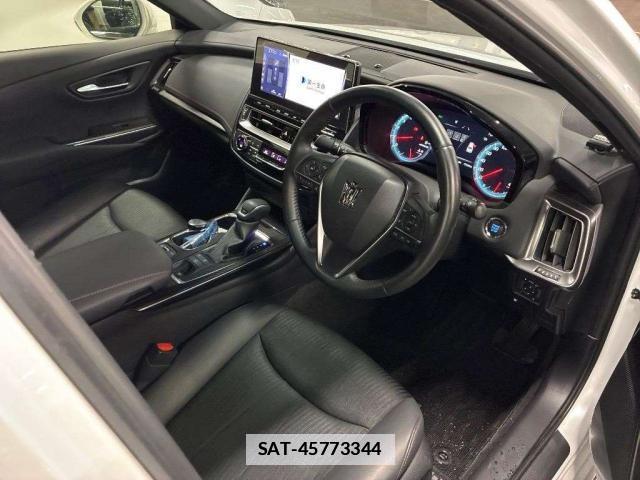 Toyota CROWN 2021-09 7811767-3