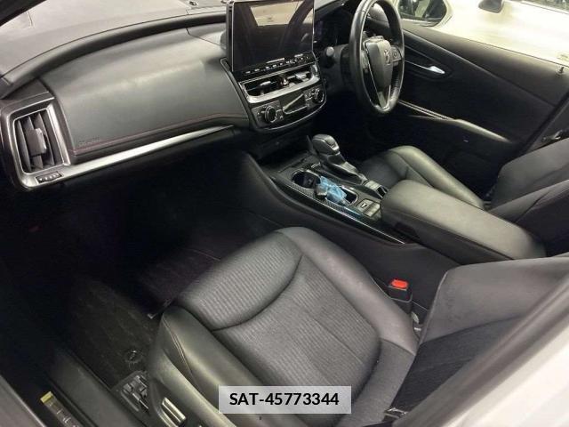 Toyota CROWN 2021-09 7811767-4