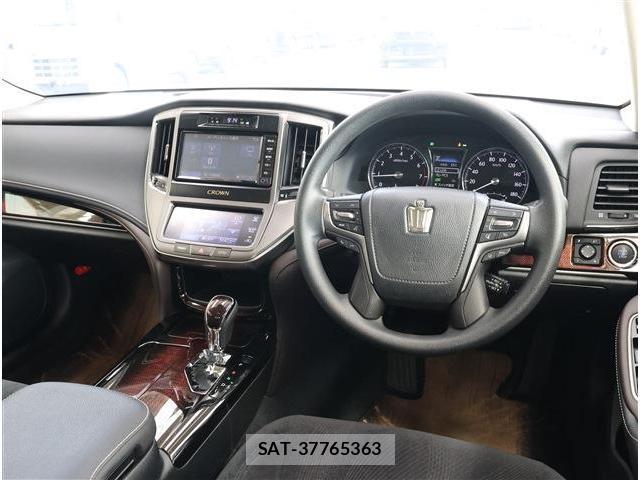 Toyota CROWN 2018-03 7811895-1