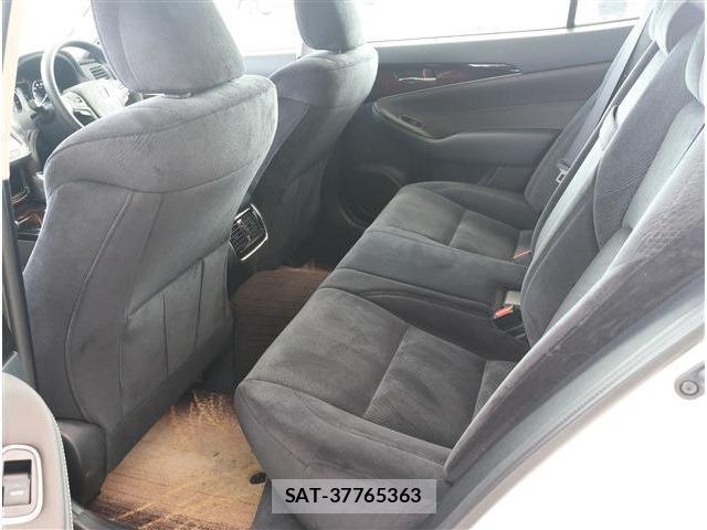 Toyota CROWN 2018-03 7811895-15