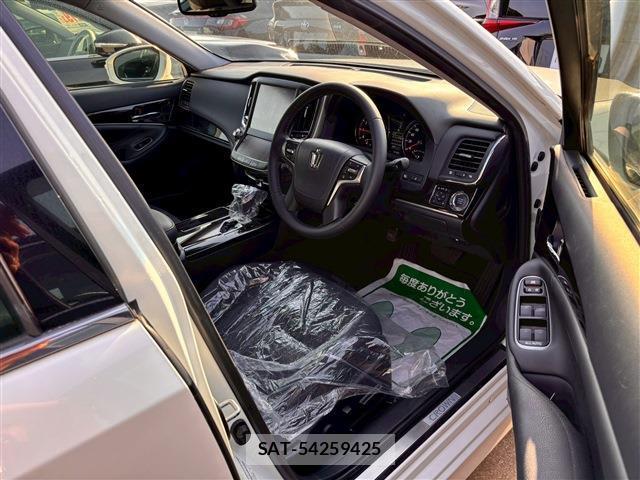 Toyota CROWN 2015-12 7812390-13