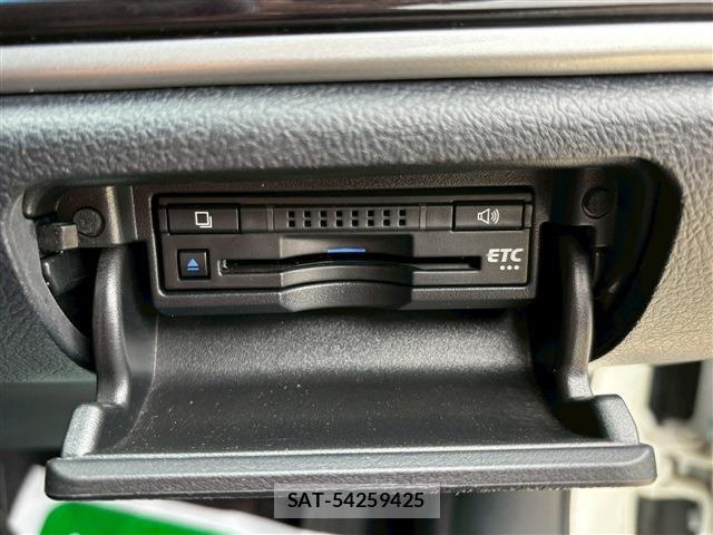 Toyota CROWN 2015-12 7812390-17
